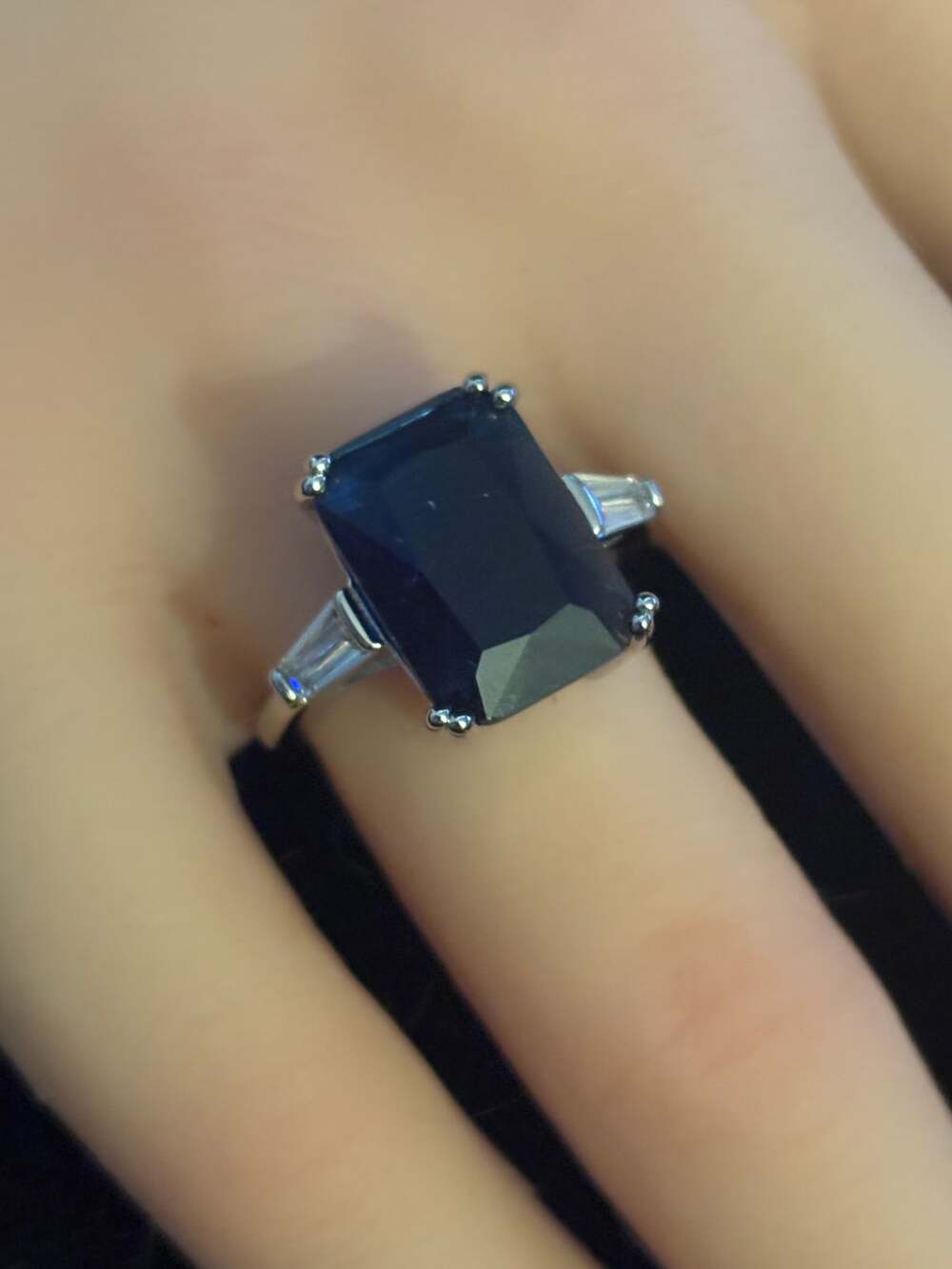 NIB Large Dark Blue Stone Silver Tone Ring Size 6
